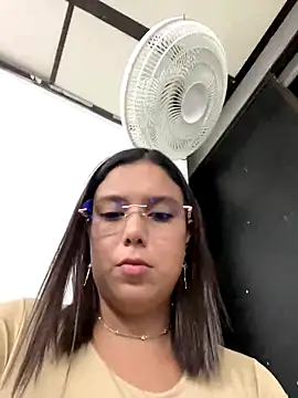 Snapshot of LICEET chatting on September 2025 12:26:01 AM LICEET online show from September 2025 12:26:01 AM