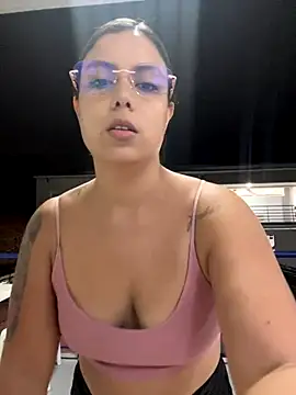 Snapshot of LICEET chatting on October 2025 11:33:01 PM LICEET online show from October 2025 11:33:01 PM