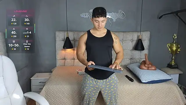 Horny nick18 online show from October 2025 01:48:02 PM