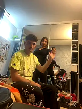 Snapshot of piccolaflo chatting on September 2025 07:29:01 PM piccolaflo online show from September 2025 07:29:01 PM