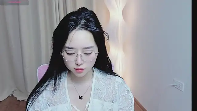 Snapshot of Miu-999 chatting on December 2025 07:03:01 AM Miu-999 online show from December 2025 07:03:01 AM