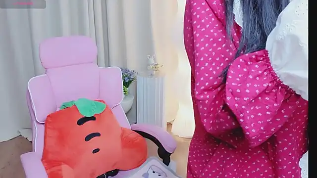 Snapshot of Miu-999 chatting on December 2025 02:06:01 AM Miu-999 online show from December 2025 02:06:01 AM