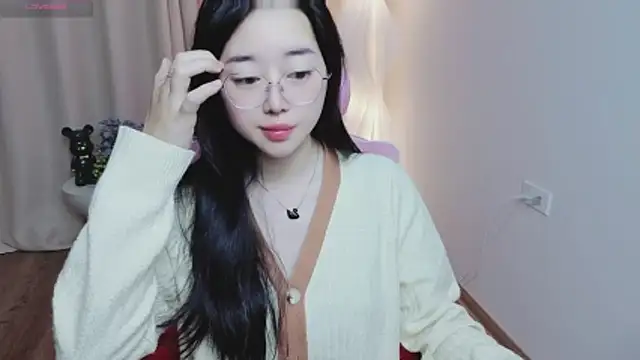 Snapshot of Miu-999 chatting on December 2025 02:18:01 AM Miu-999 online show from December 2025 02:18:01 AM