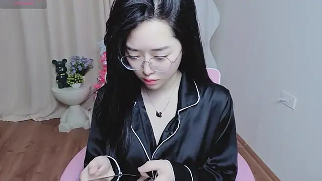 Snapshot of Miu-999 chatting on December 2025 02:19:02 AM Miu-999 online show from December 2025 02:19:02 AM