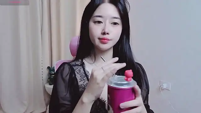 Snapshot of Miu-999 chatting on February 2026 07:03:02 AM Miu-999 online show from February 2026 07:03:02 AM