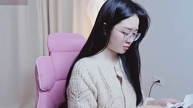 Snapshot of Miu-999 chatting on February 2026 04:01:02 AM Miu-999 online show from February 2026 04:01:02 AM