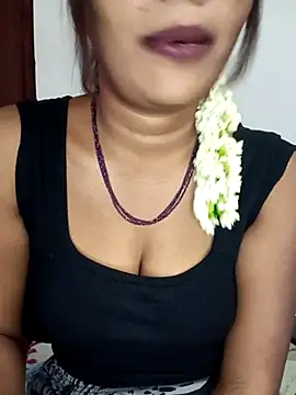 Snapshot of Tamil_kavinila chatting on February 2026 08:07:01 AM Tamil kavinila online show from February 2026 08:07:01 AM