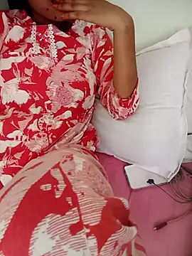 Snapshot of Naira-Tripathi chatting on September 2025 05:30:01 AM Naira-Tripathi online show from September 2025 05:30:01 AM