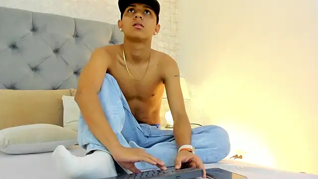 Lucien Gray  online show from December 2025 03:40:02 PM