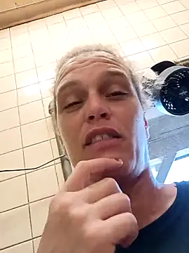 sarahkat86 online show from October 2025 07:36:02 PM