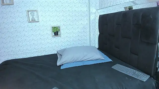 lisa logan online show from February 2026 04:41:01 AM