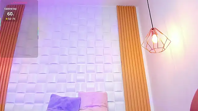 Snapshot of AriaBelle chatting on October 2025 11:01:01 AM AriaBelle online show from October 2025 11:01:01 AM