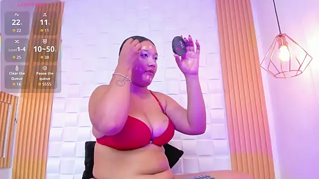 Snapshot of AriaBelle chatting on November 2025 11:12:02 AM AriaBelle online show from November 2025 11:12:02 AM