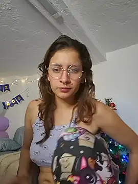 aytanna torrez online show from December 2025 01:09:02 PM