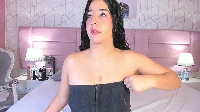 BellaSwwan online show from November 2025 01:24:02 PM