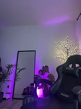 Snapshot of HATSUNE__ chatting on December 2025 08:24:02 PM HATSUNE online show from December 2025 08:24:02 PM