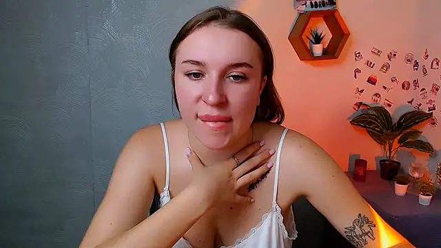 JuliaTopp  online show from October 2025 07:40:02 AM