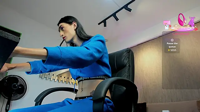 lily cash1 online show from November 2025 07:02:02 PM