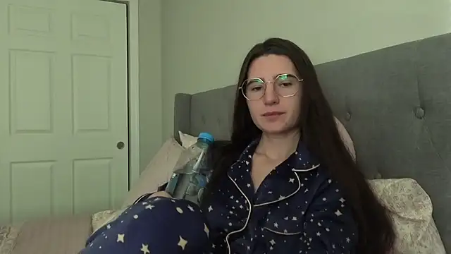 Snapshot of bambifarrina chatting on November 2025 09:21:02 PM bambifarrina online show from November 2025 09:21:02 PM