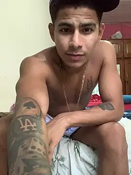 Snapshot of Novindot23cm chatting on May 2026 09:01:02 PM Novindot23cm online show from May 2026 09:01:02 PM