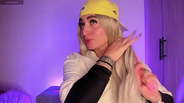 scarlett Collinss online show from November 2025 05:29:02 AM