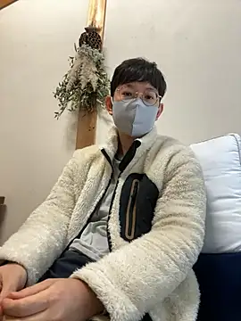 Snapshot of tom19899q chatting on November 2025 09:57:02 PM tom19899q online show from November 2025 09:57:02 PM