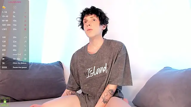 Snapshot of ColeStorm chatting on November 2025 08:31:01 PM ColeStorm online show from November 2025 08:31:01 PM