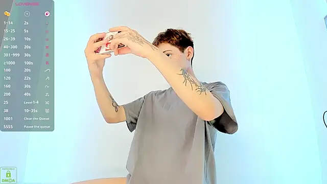 Snapshot of ColeStorm chatting on November 2025 04:34:02 AM ColeStorm online show from November 2025 04:34:02 AM