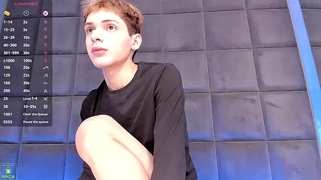 Snapshot of ColeStorm chatting on November 2025 04:36:01 AM ColeStorm online show from November 2025 04:36:01 AM