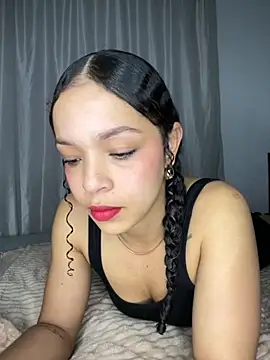 Yasmin777  online show from November 2025 11:28:01 PM