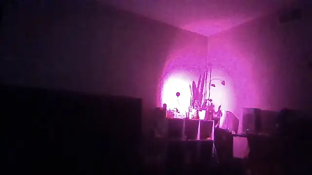 Snapshot of 1n0nlythroat chatting on May 2026 11:47:01 PM 1n0nlythroat online show from May 2026 11:47:01 PM