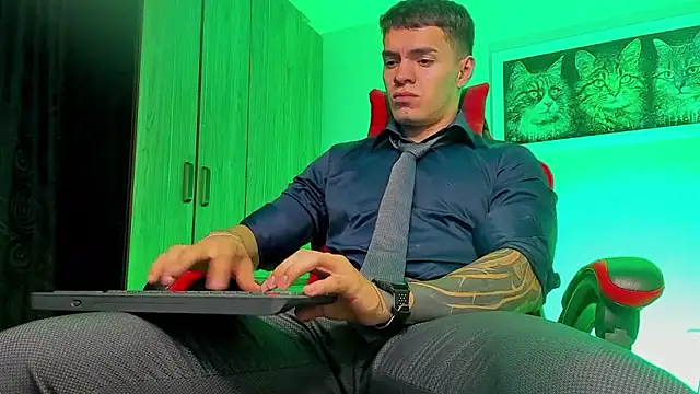 ALPHA DOMINUS  online show from September 2025 04:00:01 AM