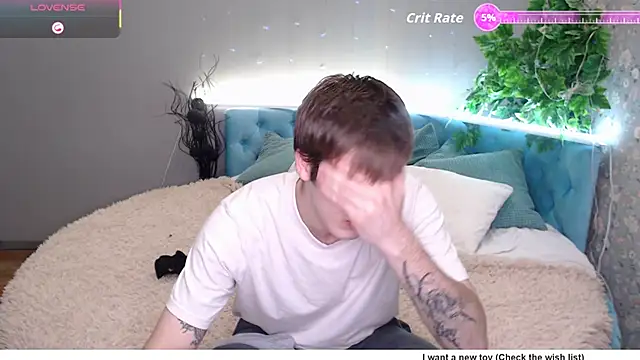 Snapshot of KiskaKurt chatting on September 2025 08:12:02 PM KiskaKurt online show from September 2025 08:12:02 PM