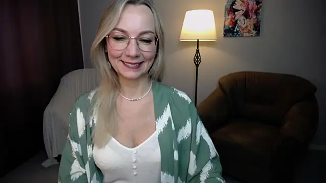 Snapshot of Ava_Elior chatting on September 2025 09:33:02 AM Ava Elior online show from September 2025 09:33:02 AM