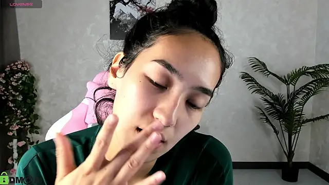 Snapshot of FlirtyAura chatting on September 2025 03:51:01 AM FlirtyAura online show from September 2025 03:51:01 AM