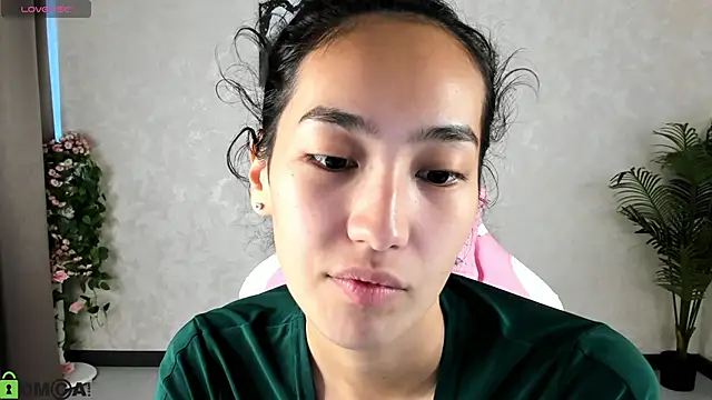 Snapshot of FlirtyAura chatting on September 2025 03:43:02 AM FlirtyAura online show from September 2025 03:43:02 AM