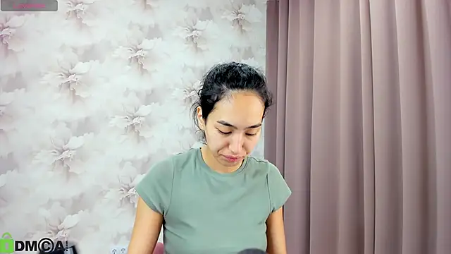 Snapshot of FlirtyAura chatting on October 2025 03:56:01 AM FlirtyAura online show from October 2025 03:56:01 AM