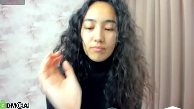 Snapshot of FlirtyAura chatting on October 2025 03:02:02 AM FlirtyAura online show from October 2025 03:02:02 AM