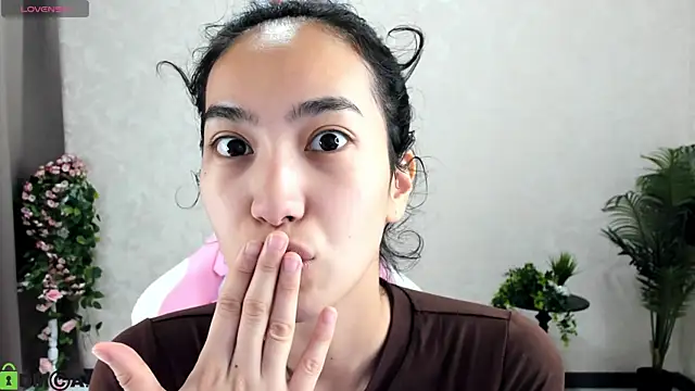 Snapshot of FlirtyAura chatting on October 2025 01:46:02 AM FlirtyAura online show from October 2025 01:46:02 AM