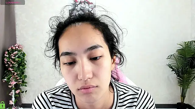 Snapshot of FlirtyAura chatting on November 2025 01:49:02 AM FlirtyAura online show from November 2025 01:49:02 AM