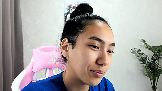 Snapshot of FlirtyAura chatting on November 2025 02:55:01 AM FlirtyAura online show from November 2025 02:55:01 AM