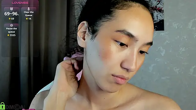 Snapshot of FlirtyAura chatting on December 2025 04:06:01 AM FlirtyAura online show from December 2025 04:06:01 AM