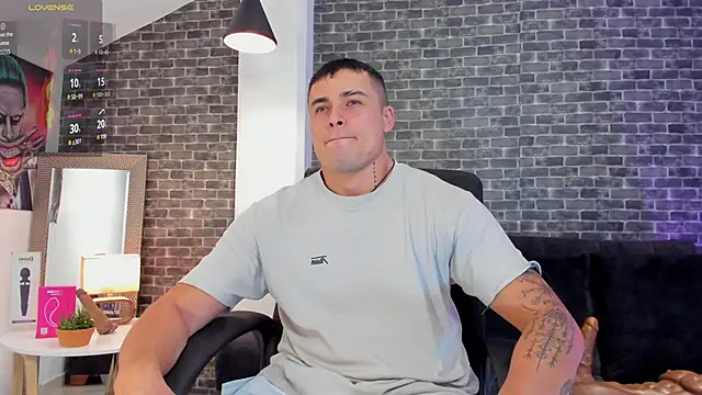 connorsmiith online show from September 2025 02:00:02 AM