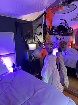 BellaFernandez   online show from October 2025 12:56:01 PM