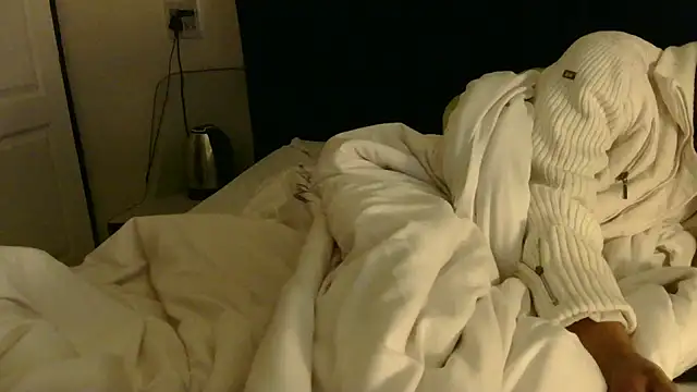 Ivysol online show from November 2025 07:37:01 PM