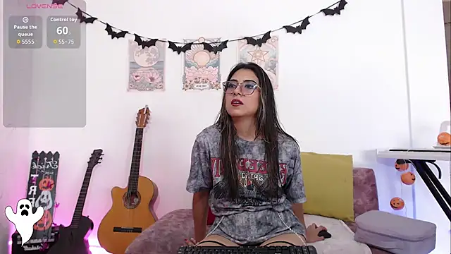 Susanahendrix online show from October 2025 07:34:02 PM