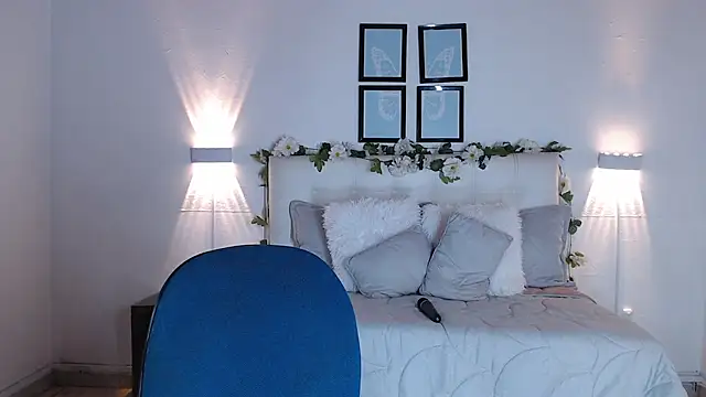 Megan 05  online show from September 2025 06:19:02 PM