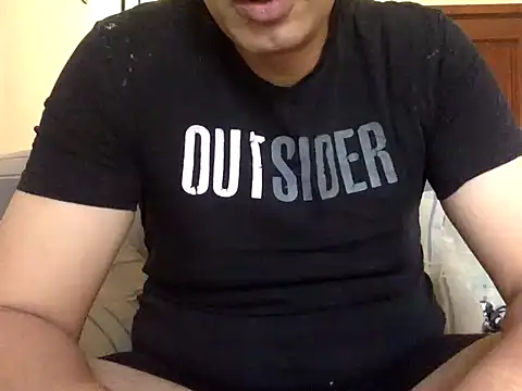 Snapshot of CaiBull chatting on October 2025 07:50:02 AM CaiBull online show from October 2025 07:50:02 AM