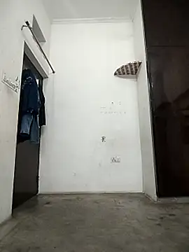 Snapshot of Naina_04 chatting on September 2025 04:28:01 AM Naina 04 online show from September 2025 04:28:01 AM