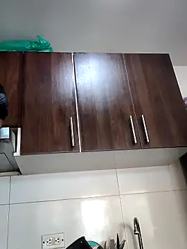 Megara 25 online show from October 2025 04:07:02 PM